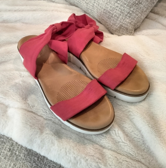 Corso Como Ankle Strap Wedge Sandals - Picture 2 of 5